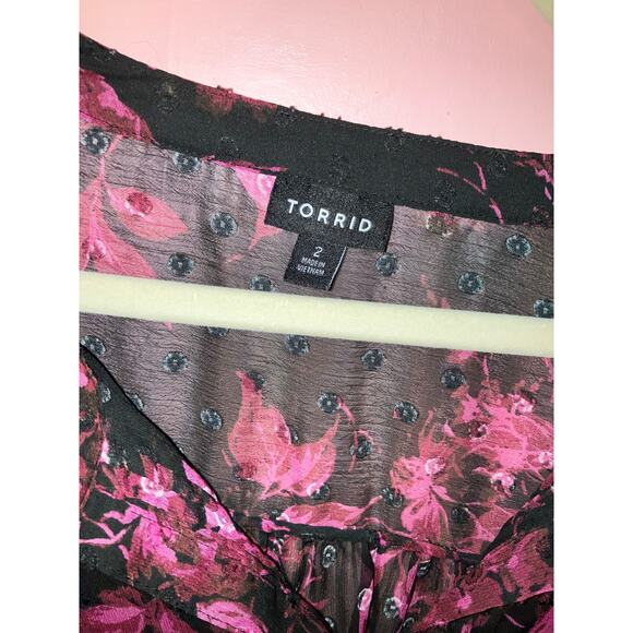 Torrid black sheer floral blouse size 2X - Picture 2 of 6